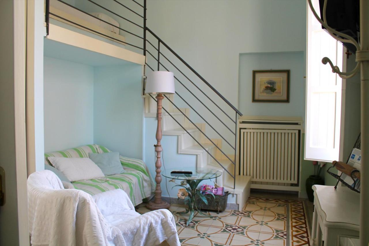 Piazzetta San Domenico Apartment Монополи Екстериор снимка